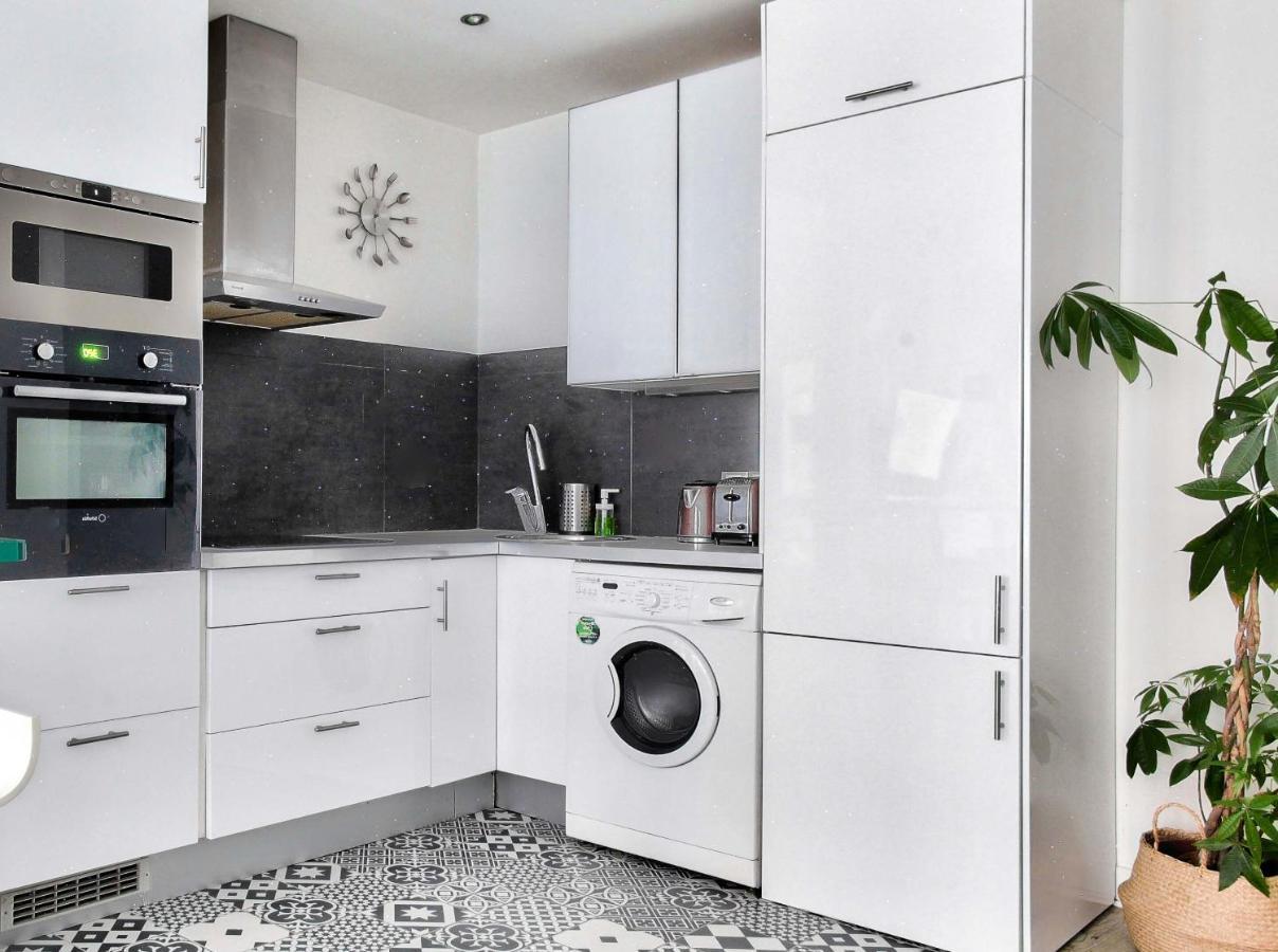 Appartement Quartier Tour Eiffel Free Netflix Paris Eksteriør billede